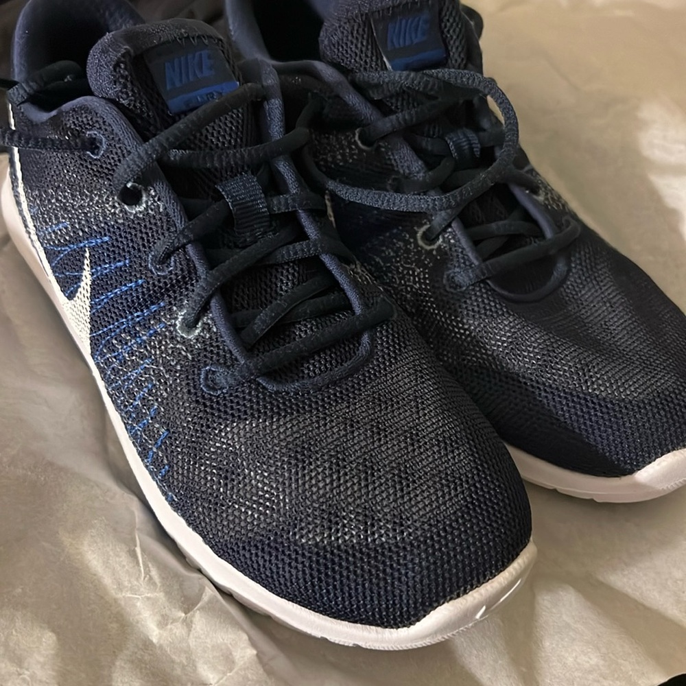 Little boys size 13.5 C Nike Flex Fury tennis shoes